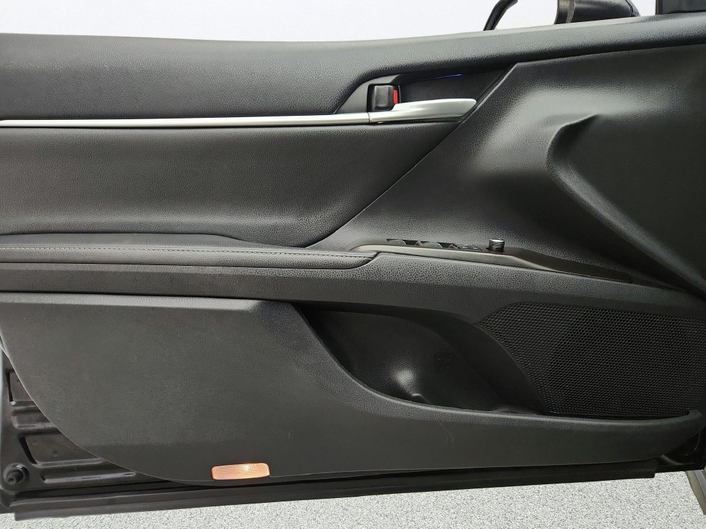 Used 2021 Toyota Camry XSE FWD image 27