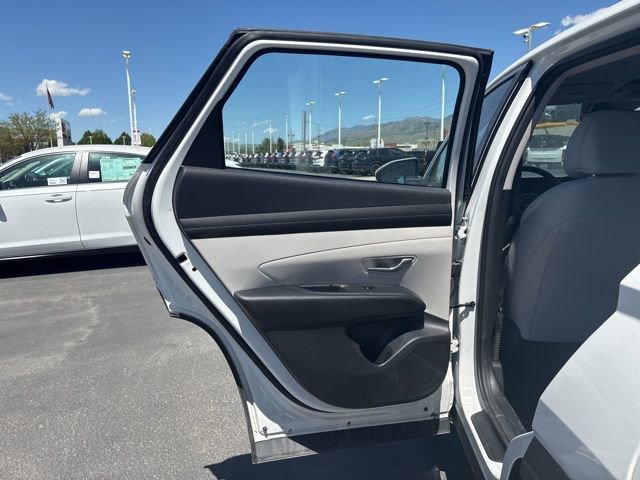 Used 2025 Hyundai Tucson SE AWD/4WD image 17