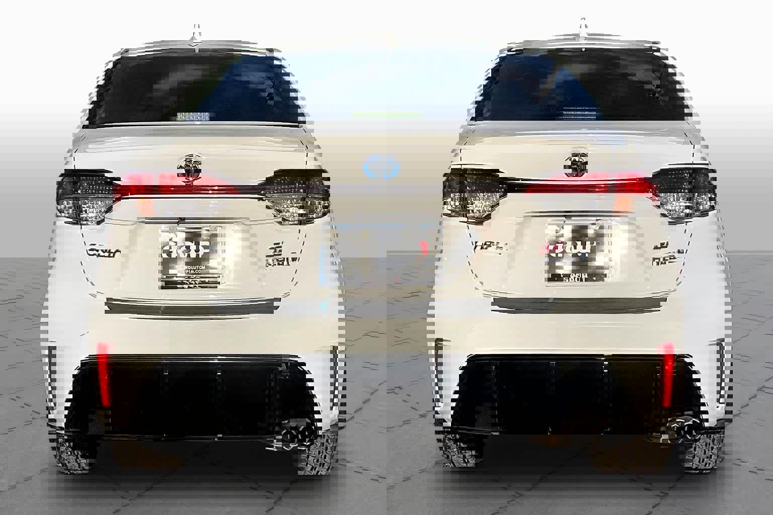 Used 2024 Toyota Corolla SE w/ SE Package image 5