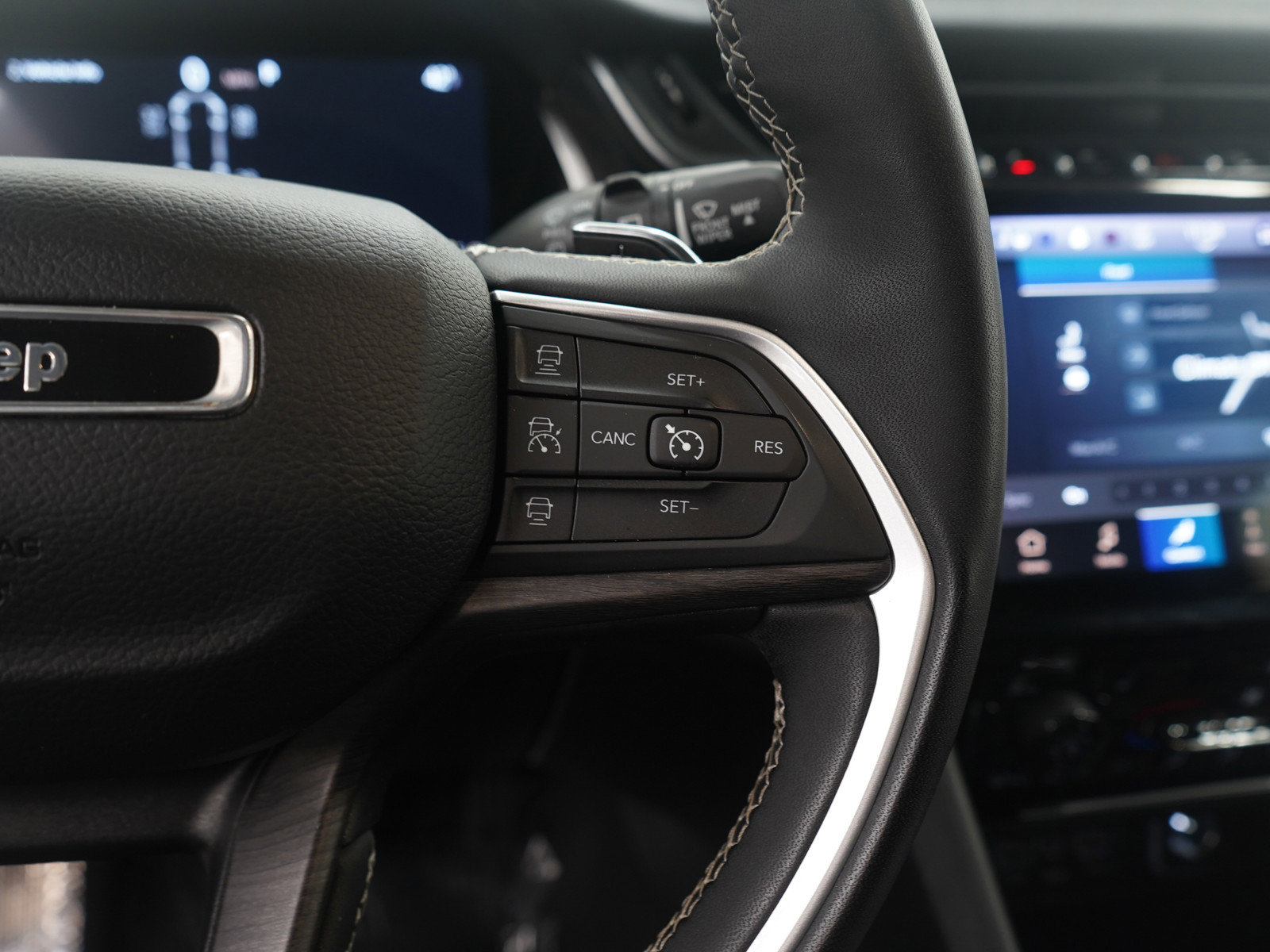Used 2023 Jeep Grand Cherokee L Limited image 19