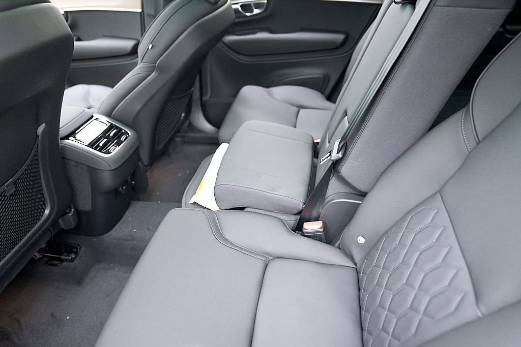 New 2026 Volvo XC90 B6 Plus w/ Protection Package AWD/4WD image 24