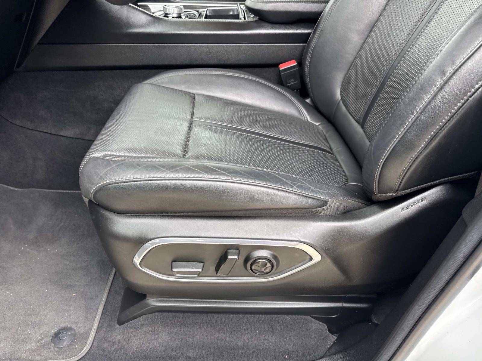 Used 2022 Jeep Wagoneer Series II w/ Flexible Seating Group RWD image 16