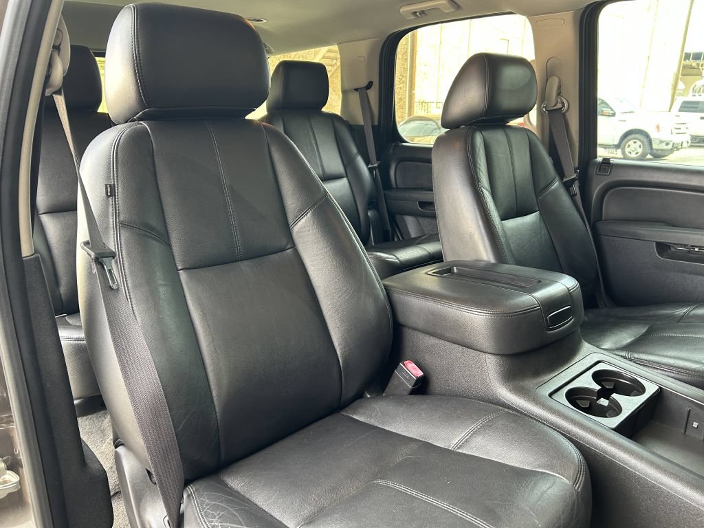 Used 2013 Chevrolet Tahoe LT w/ Texas Edition RWD image 17