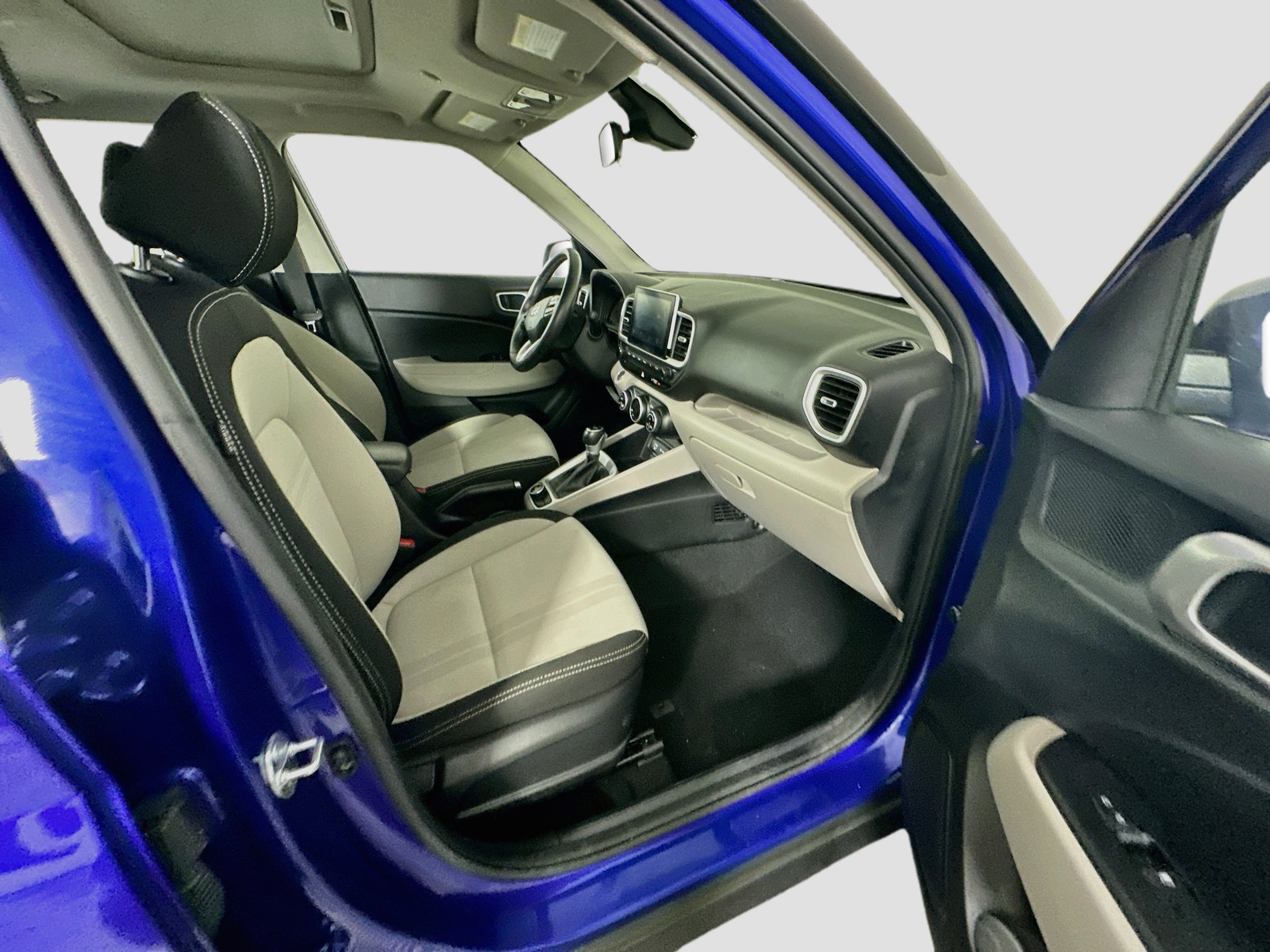 Used 2025 Hyundai Venue SEL FWD image 30