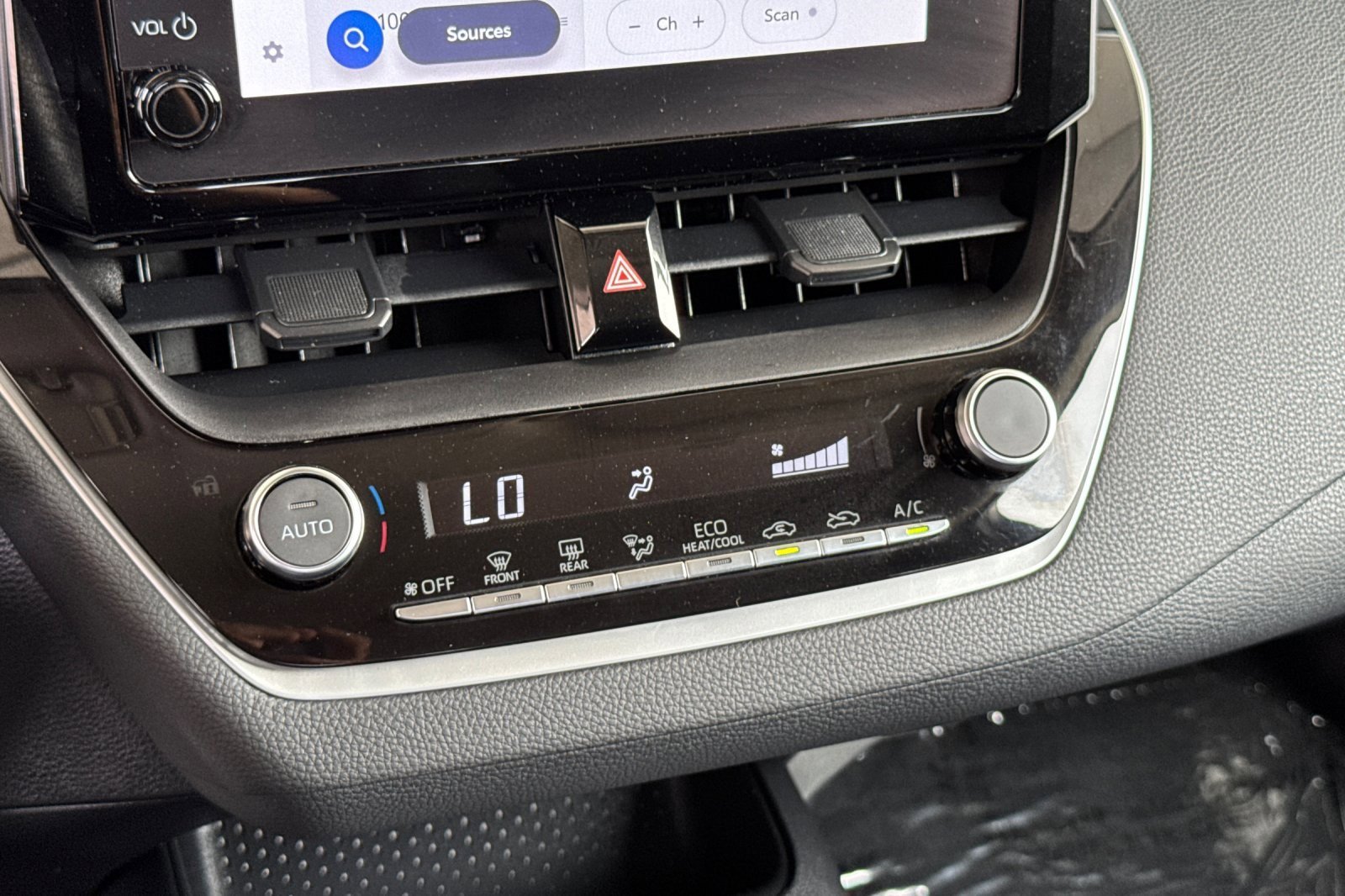Certified 2023 Toyota Corolla LE w/ Carpet Mat Package (TMS) image 18