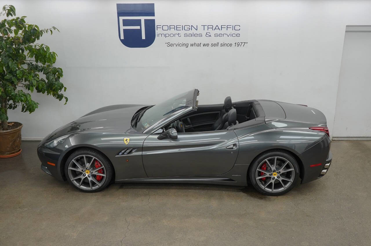 Used 2011 Ferrari California Base 2dr Convertible image 28