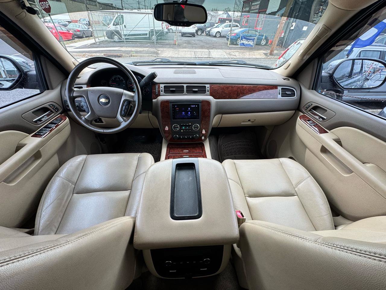 Used 2013 Chevrolet Avalanche LTZ image 29