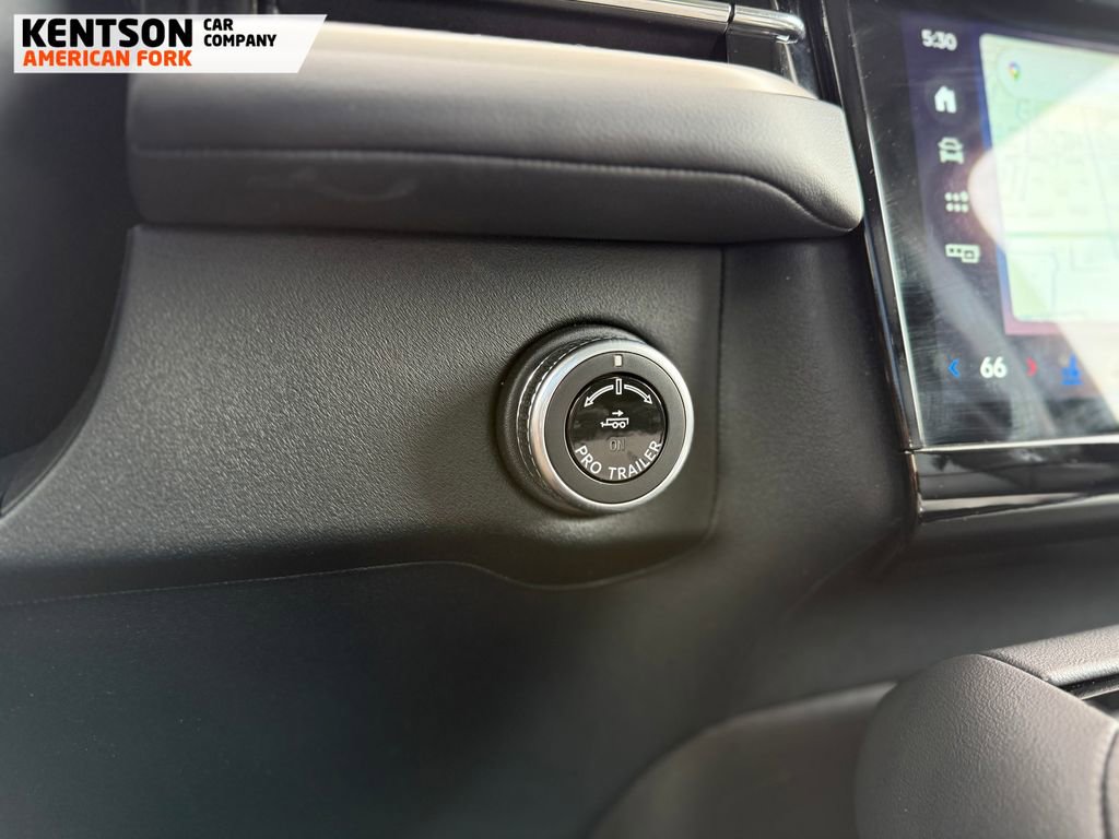 Used 2025 Lincoln Navigator Reserve image 31