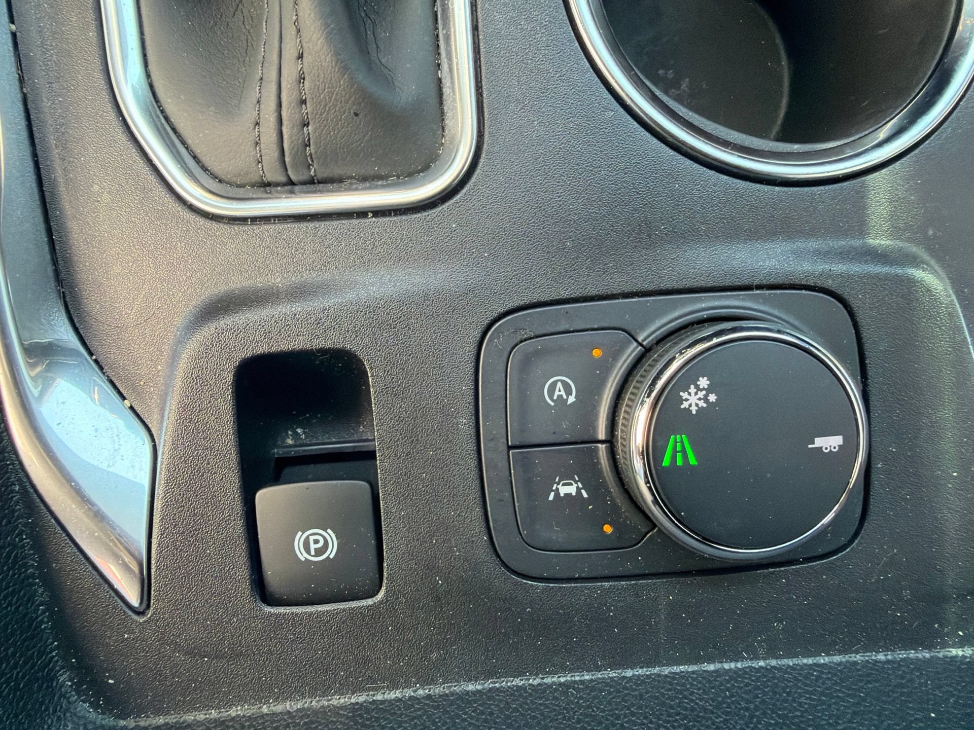 Used 2023 Chevrolet Traverse Premier w/ Redline Edition FWD image 39
