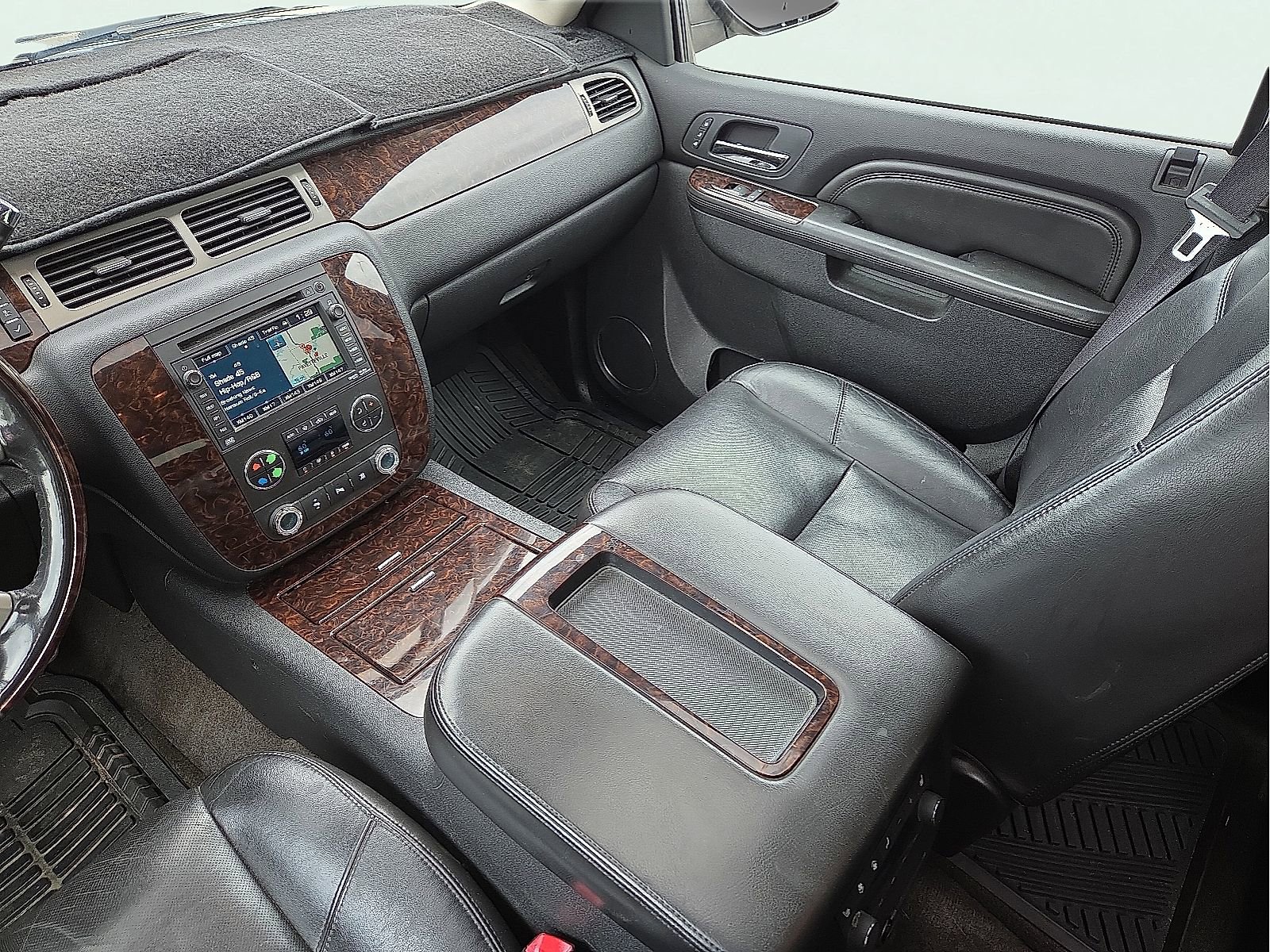 Used 2010 GMC Yukon Denali AWD/4WD image 11