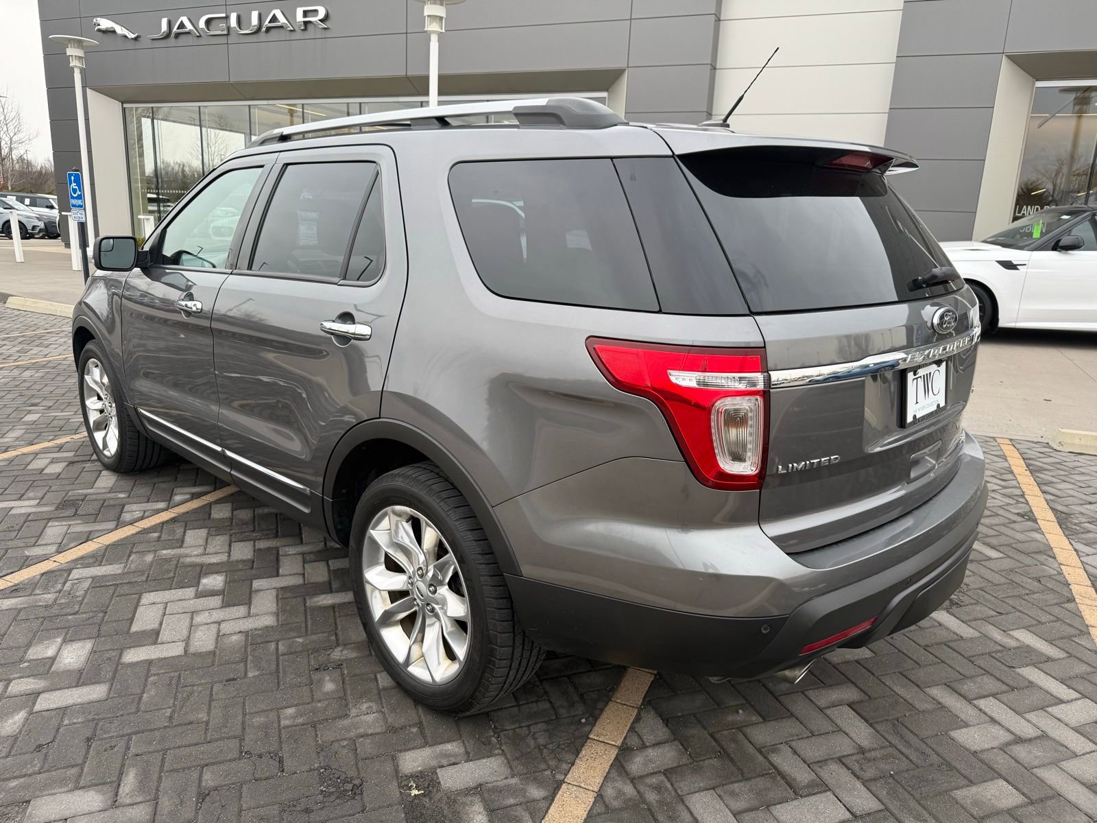 Used 2014 Ford Explorer Limited w/ Equipment Group 301A image 7