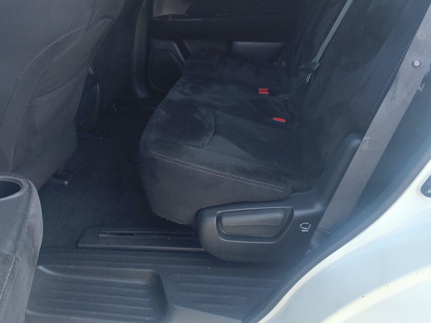 Used 2016 Nissan Pathfinder SV FWD image 35