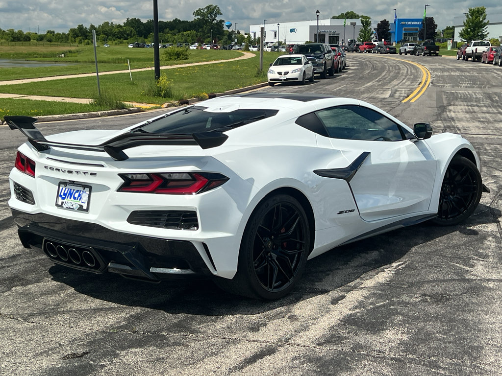 Used 2025 Chevrolet Corvette Z06 w/ Z07 Performance Package RWD image 4