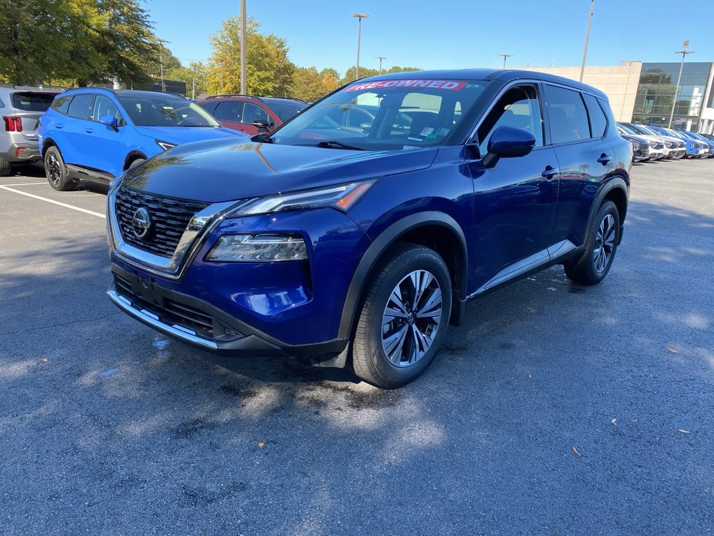 Used 2021 Nissan Rogue SV image 3