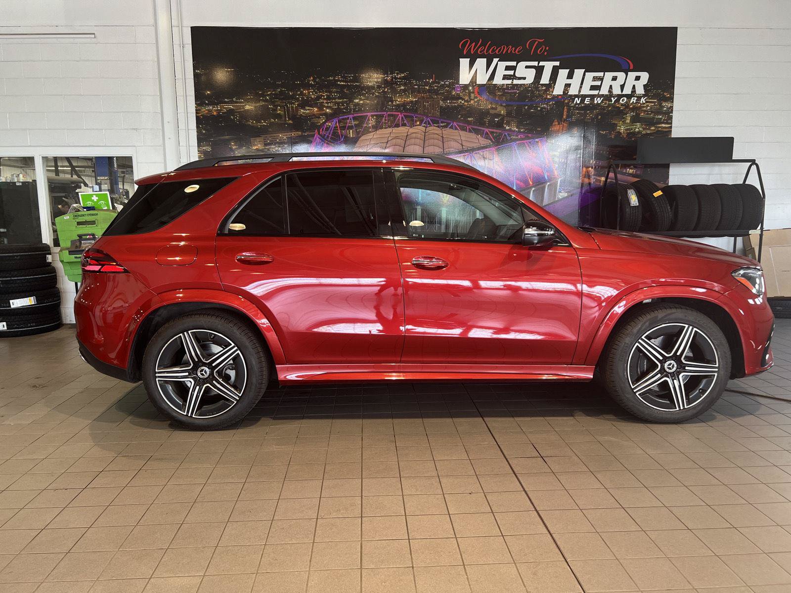 Used 2024 Mercedes-Benz GLE 350 4MATIC image 7