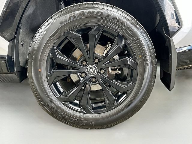 Used 2022 Toyota RAV4 XSE w/ XSE Grade Weather Package AWD/4WD image 32