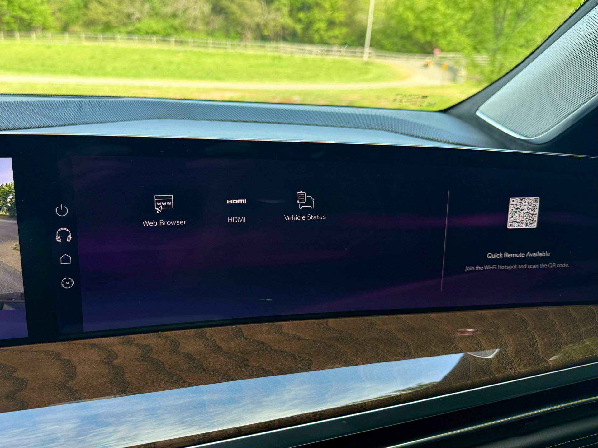 Used 2025 Cadillac Escalade Sport Platinum w/ LPO, ONYX Package image 60