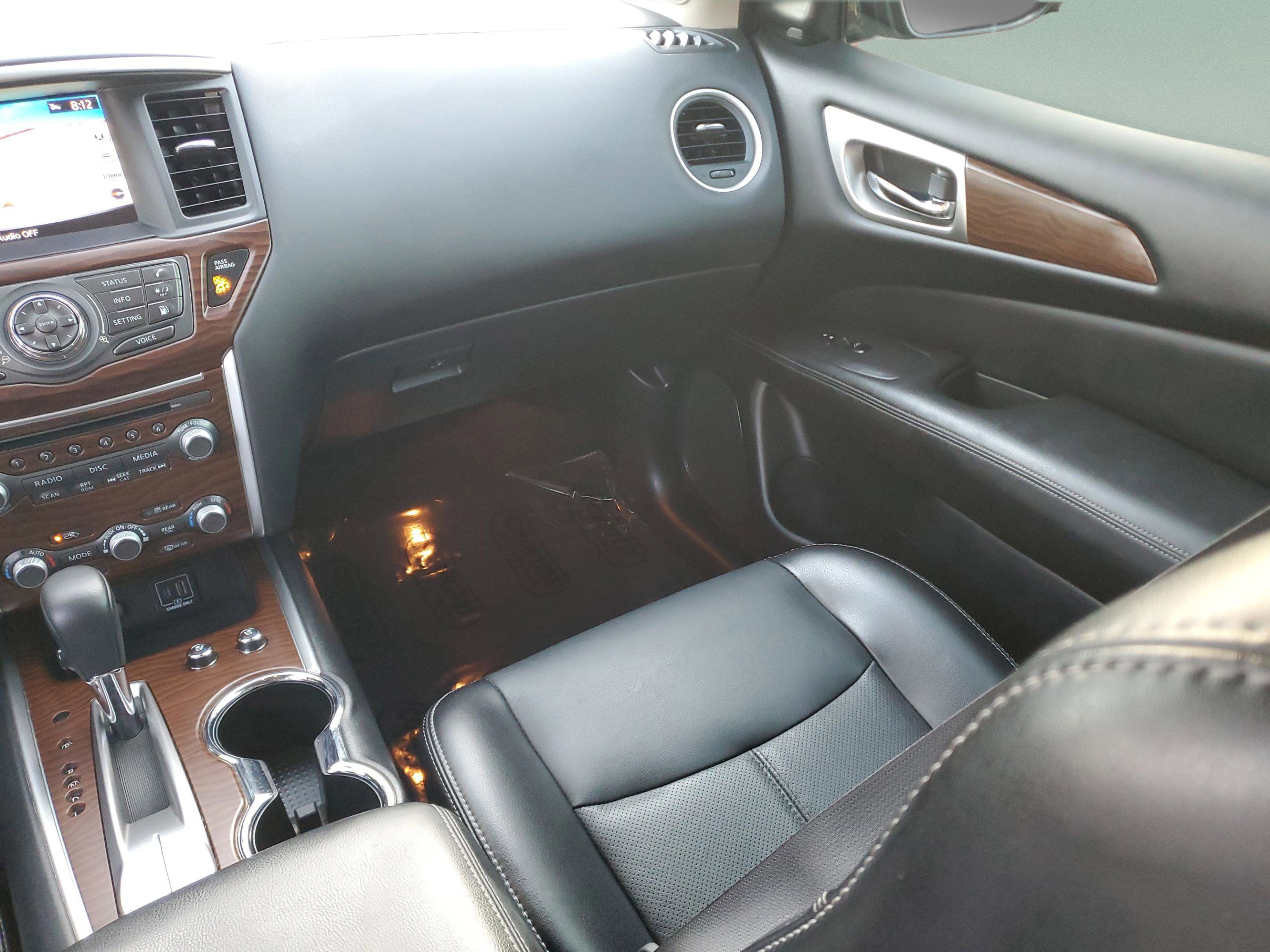 Used 2020 Nissan Pathfinder Platinum image 16