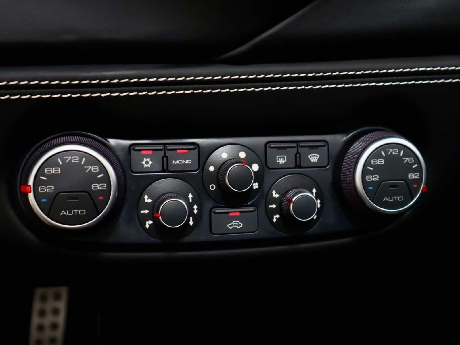 Used 2018 Ferrari 488 Spider RWD image 32