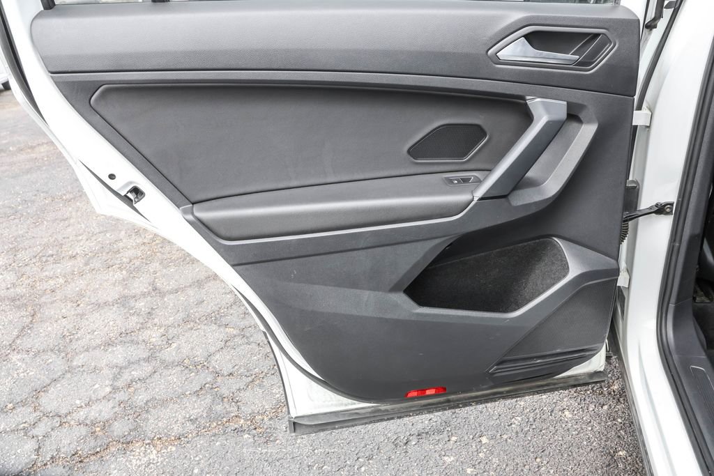 Used 2019 Volkswagen Tiguan SE image 28