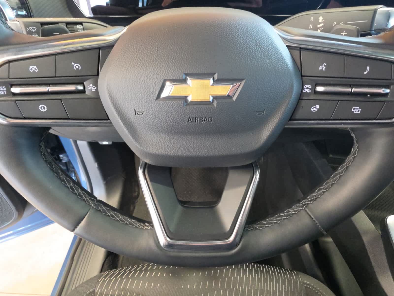 Used 2026 Chevrolet Equinox LT AWD/4WD image 19