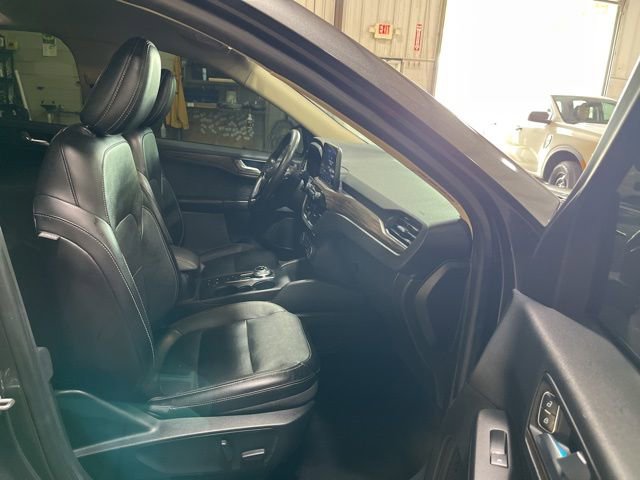 Used 2020 Ford Escape Titanium AWD/4WD image 25