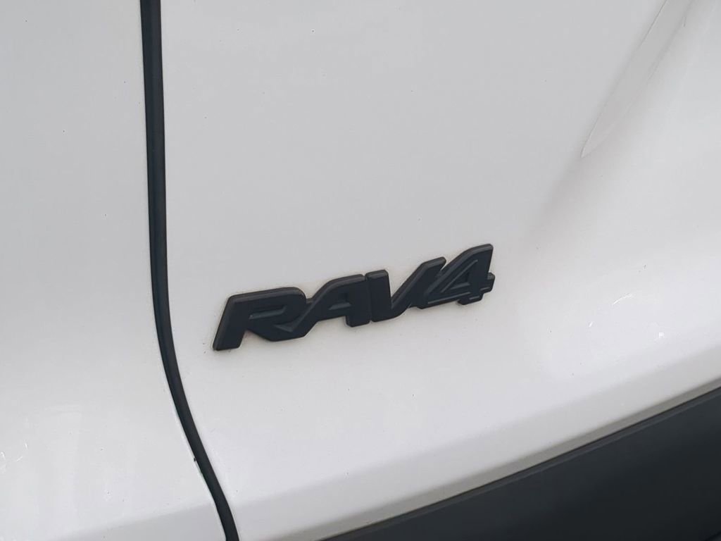 Used 2019 Toyota RAV4 XLE Premium w/ Carpet Mat Package FWD image 34