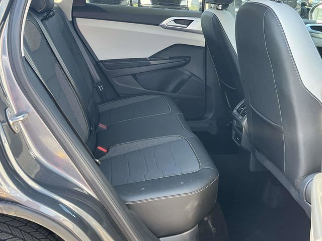 Used 2025 Volkswagen Taos SE image 21