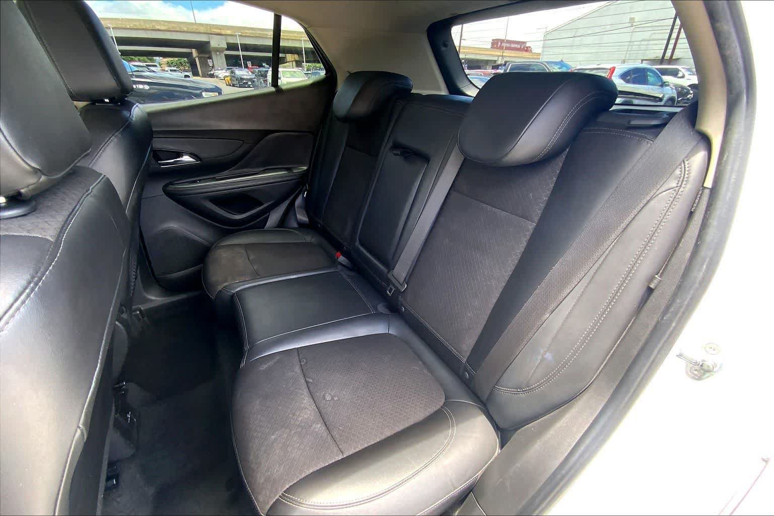 Used 2021 Buick Encore Preferred w/ Safety Package II FWD image 29