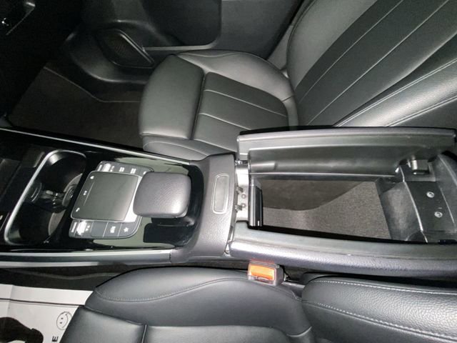 Used 2023 Mercedes-Benz GLB 250 image 20