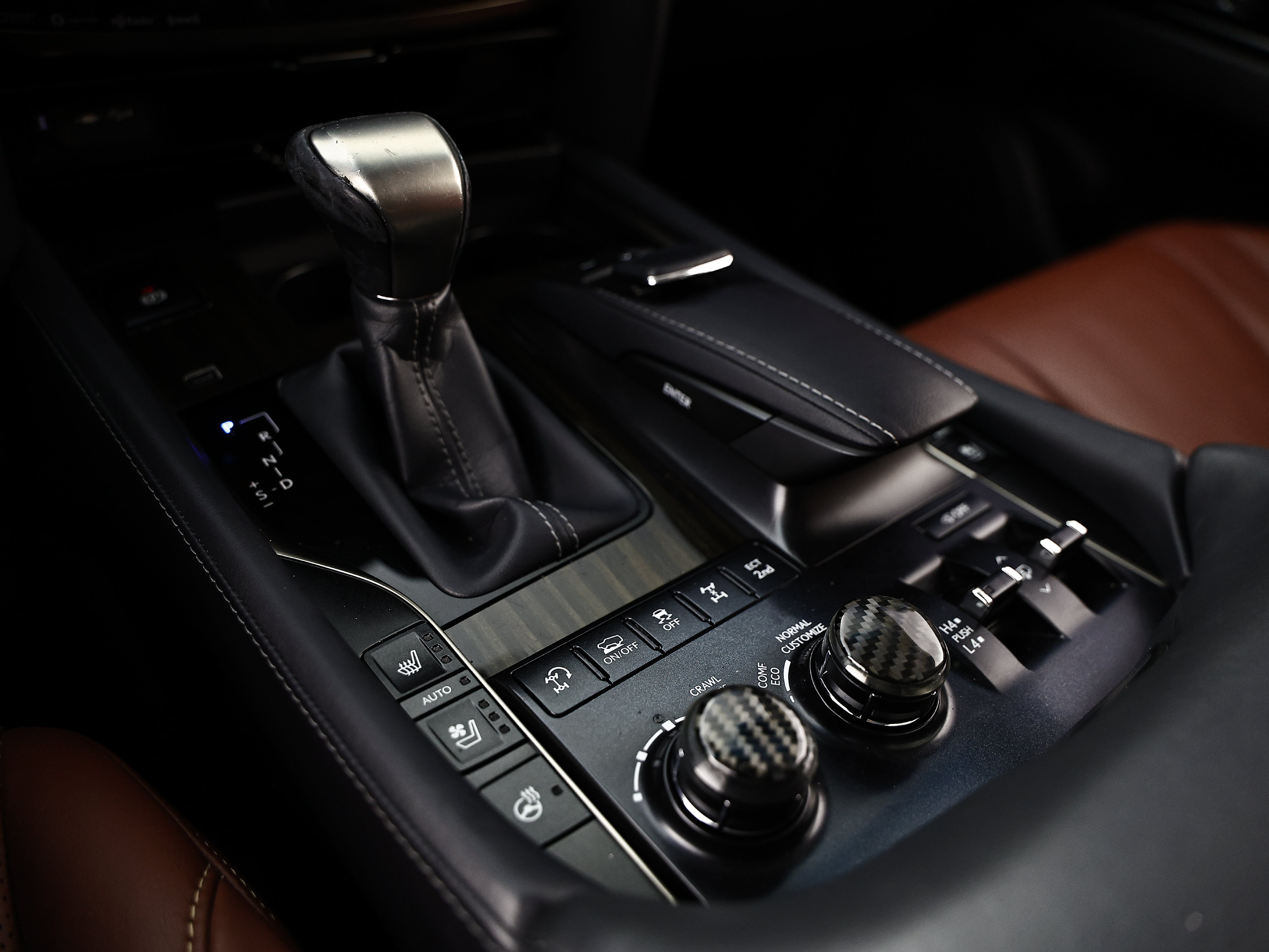 Used 2019 Lexus LX 570 4WD w/ Luxury Package image 47