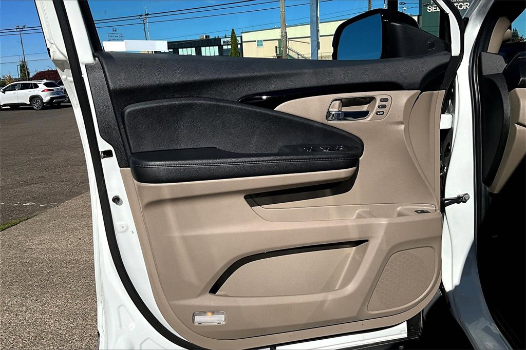 Used 2021 Honda Pilot Elite image 22