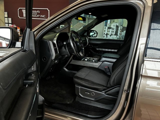 Used 2019 Ford Expedition Max XLT image 18
