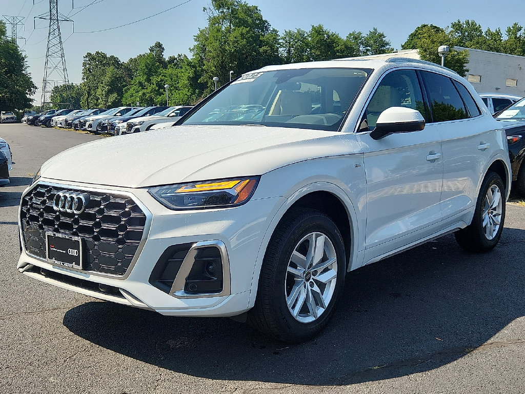 Certified 2023 Audi Q5 2.0T Premium w/ Convenience Package AWD/4WD image 9