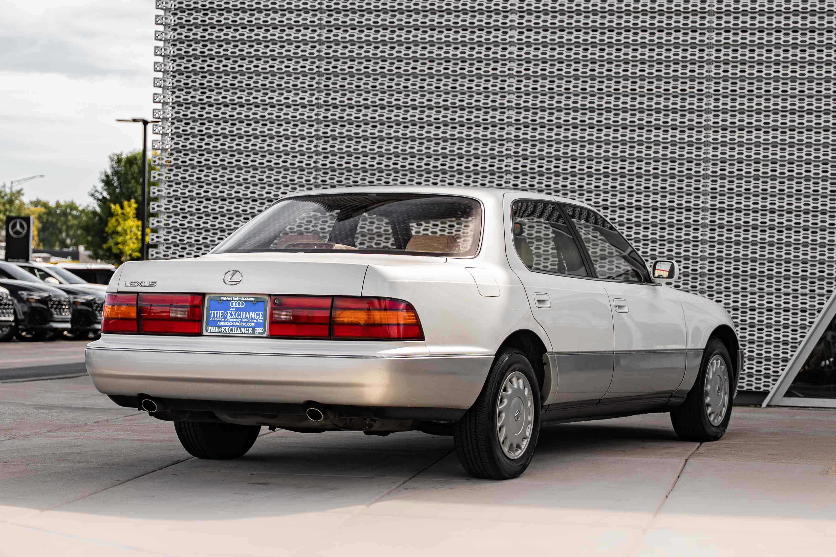 Used 1992 Lexus LS 400 RWD image 4