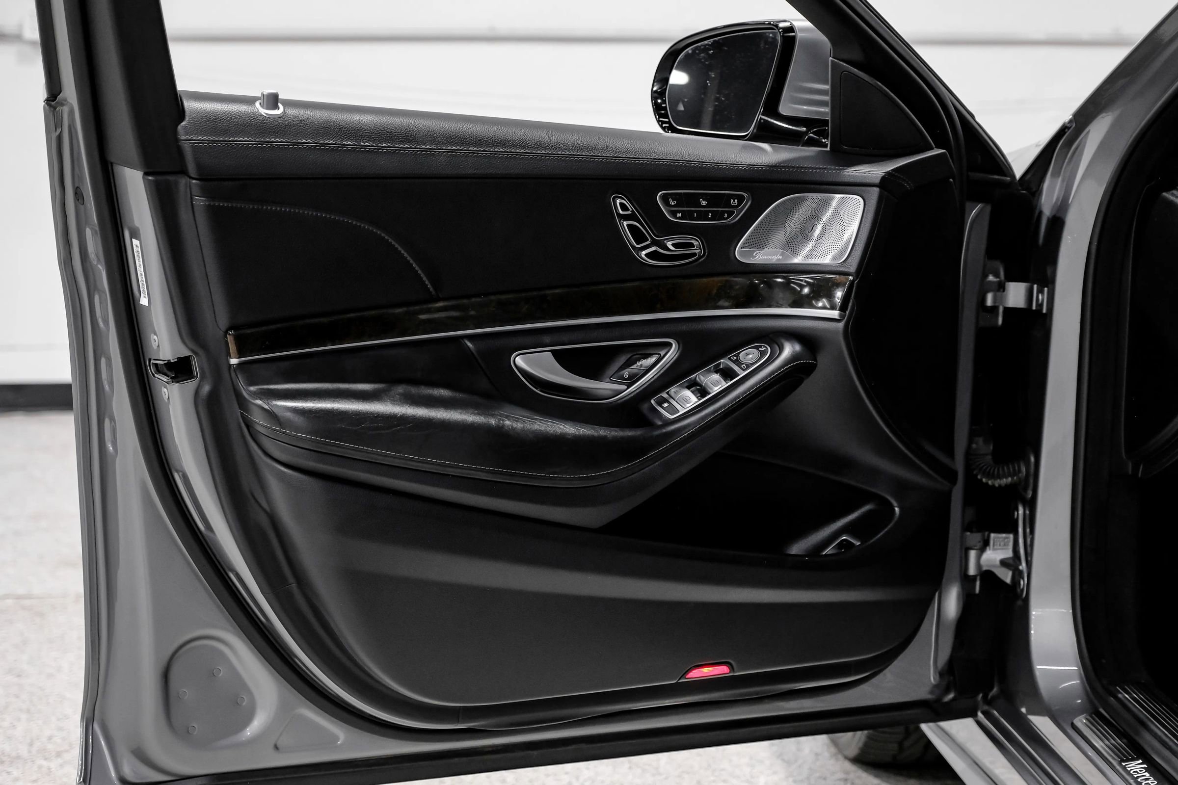 Used 2015 Mercedes-Benz S 550 Sedan w/ Sport Package w/ Sport Package image 48