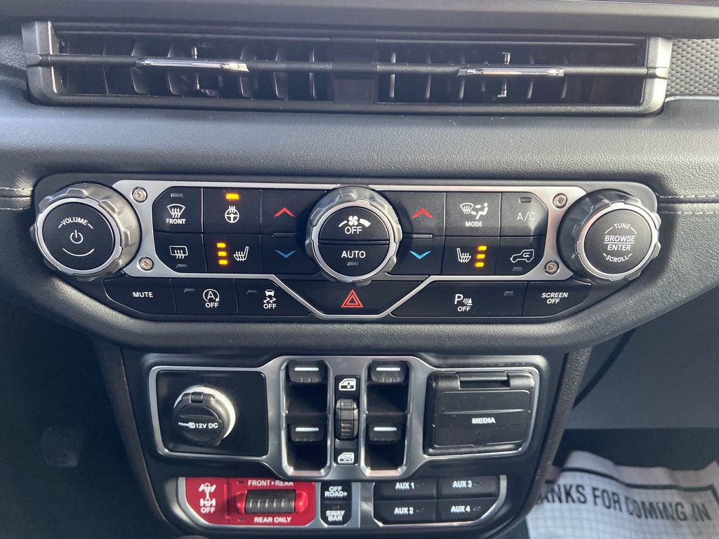 Used 2024 Jeep Gladiator Rubicon w/ Safety Group AWD/4WD image 25