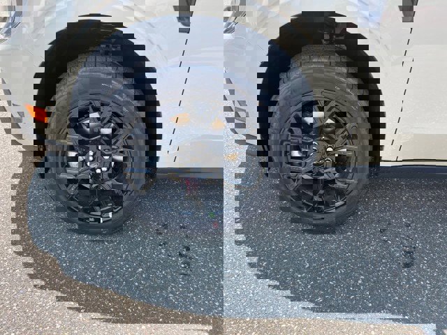 New 2025 Ford Maverick Lariat w/ Black Appearance Package image 25