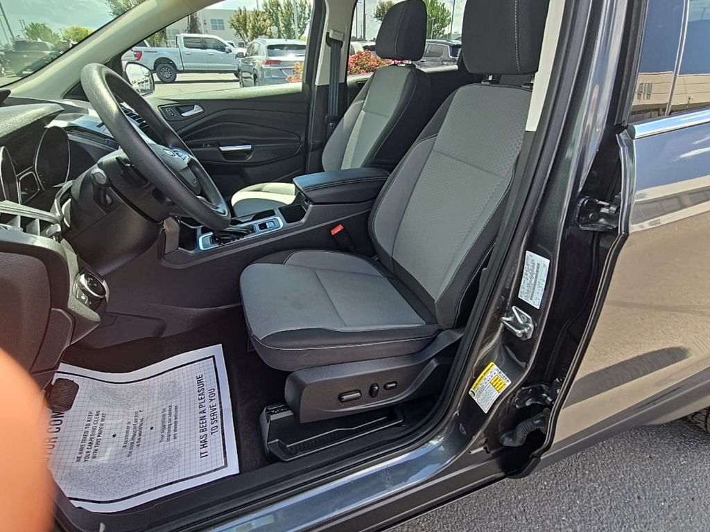 Used 2017 Ford Escape SE AWD/4WD image 15