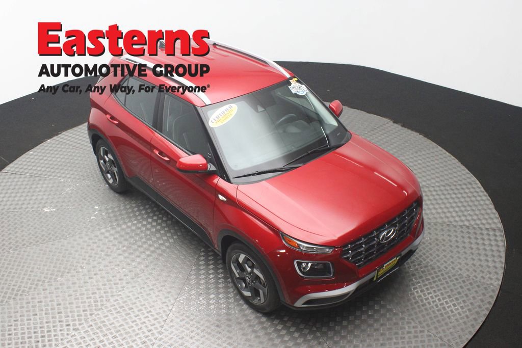 Used 2022 Hyundai Venue Limited image 3