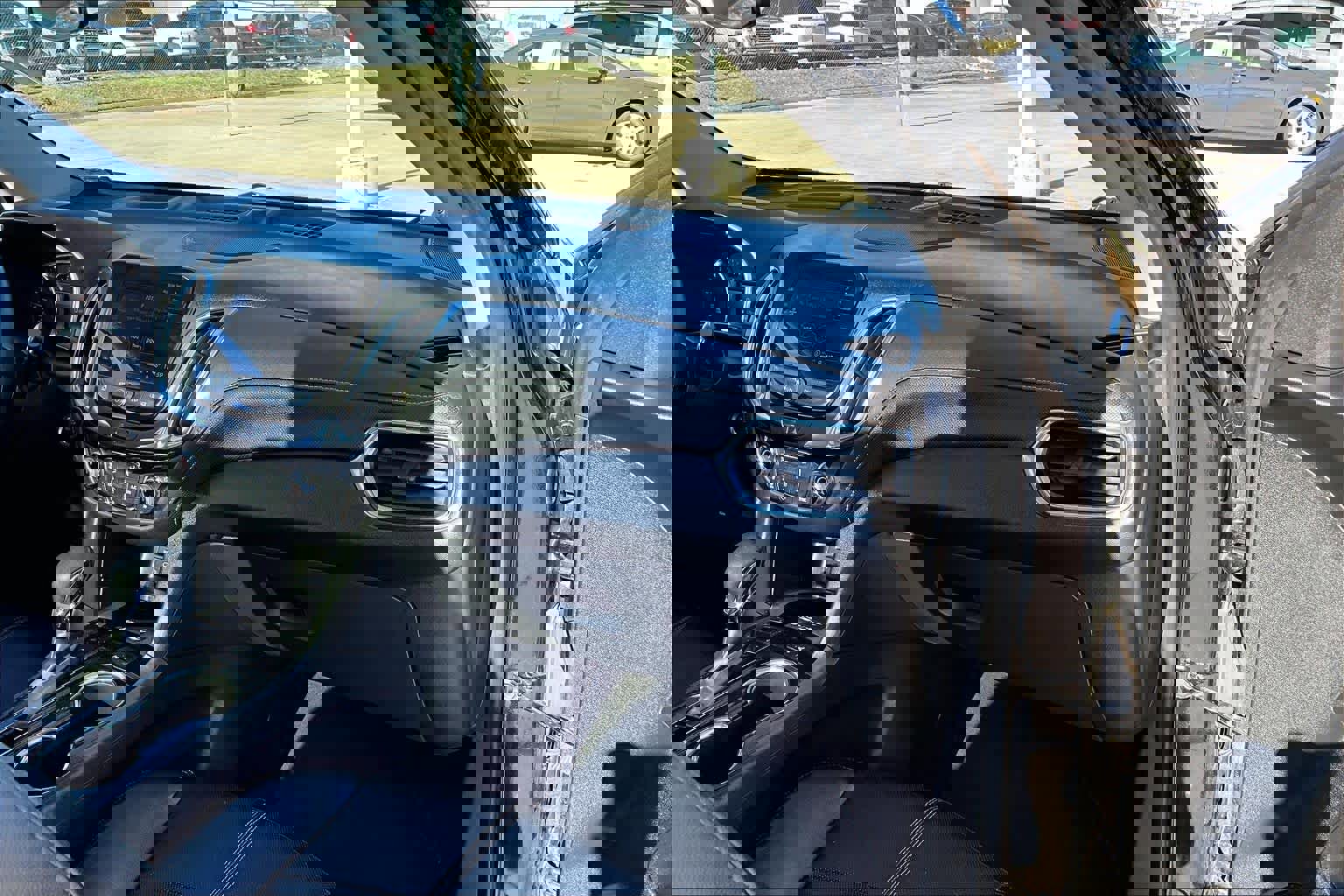 Used 2023 Chevrolet Equinox Premier image 17