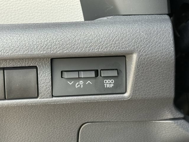 Certified 2024 Toyota Sienna XLE FWD image 25