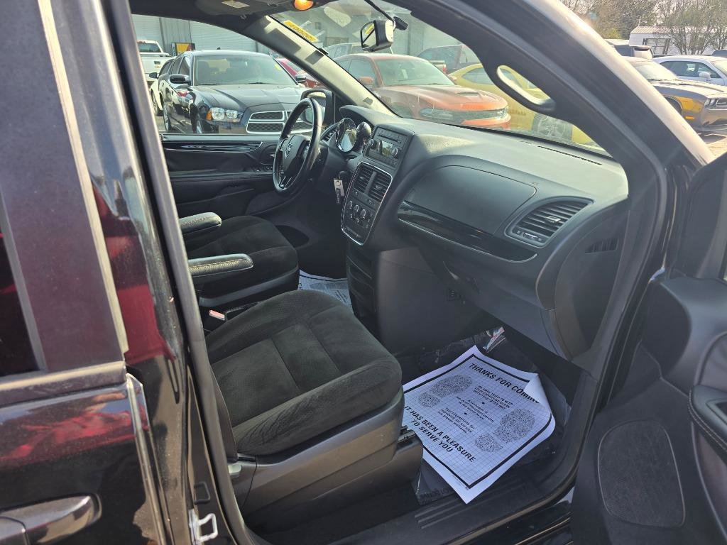 Used 2015 Dodge Grand Caravan SE image 10