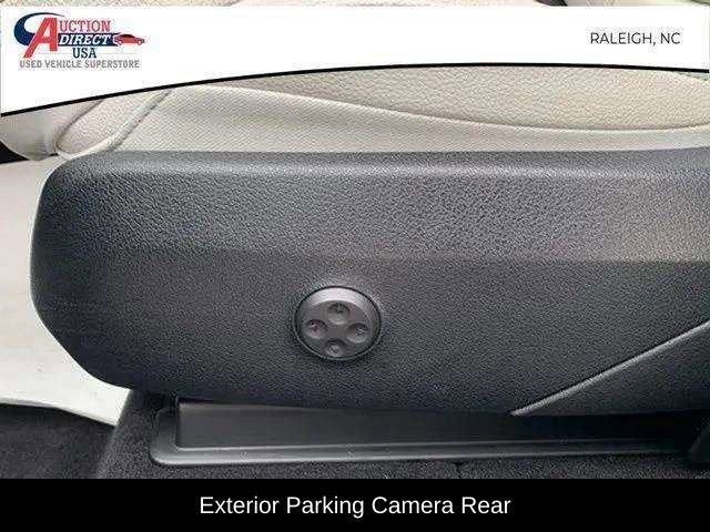 Used 2023 Mercedes-Benz GLC 300 image 11