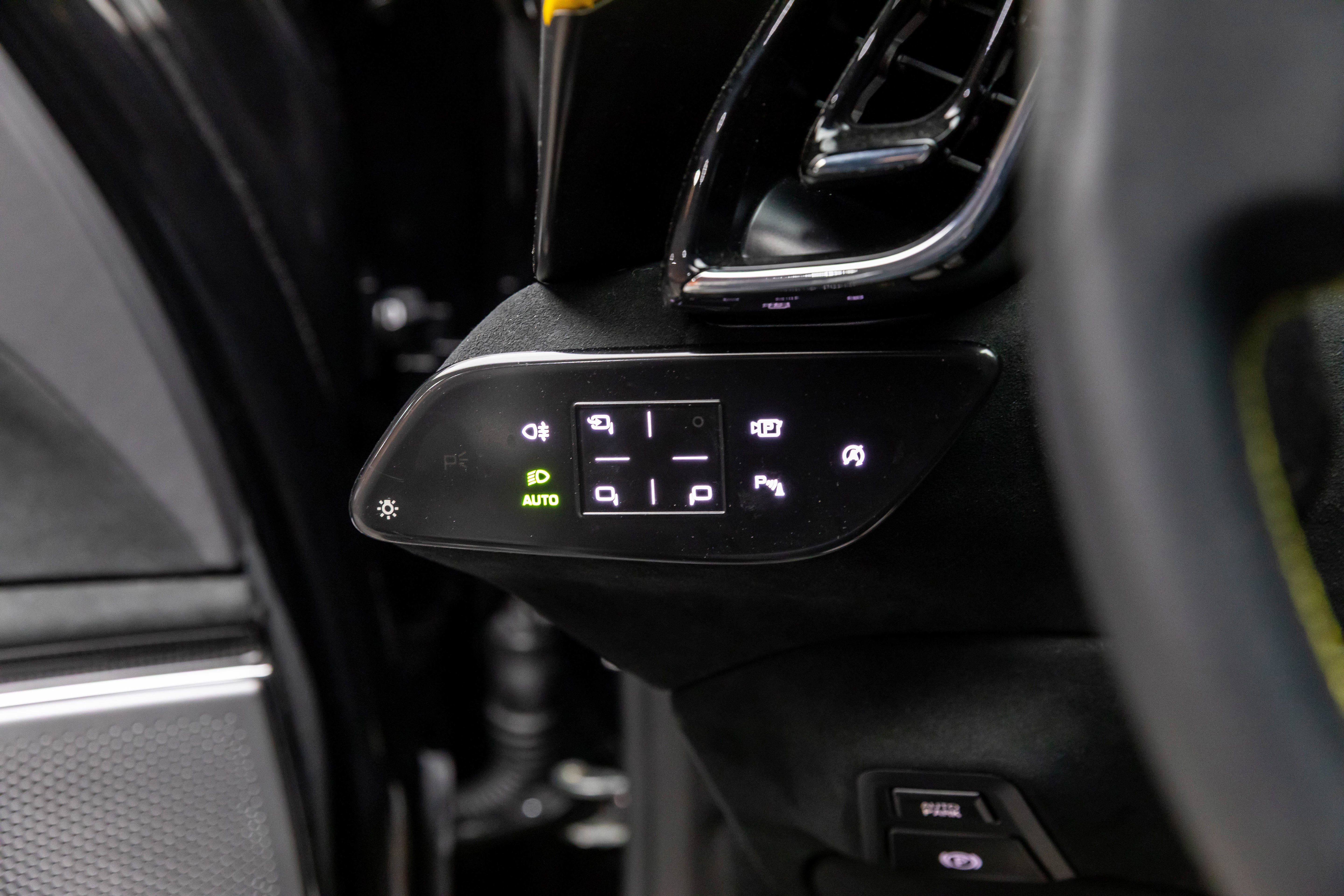 Certified 2021 Ferrari Roma image 37