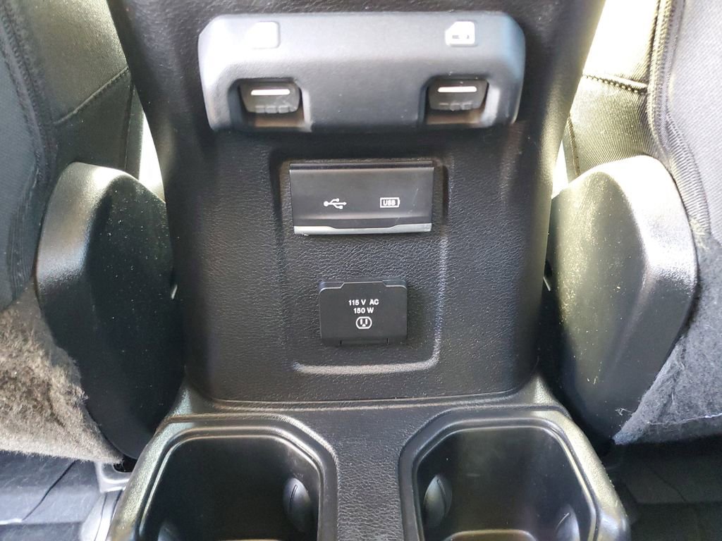 Used 2020 Jeep Wrangler Unlimited Sahara image 26