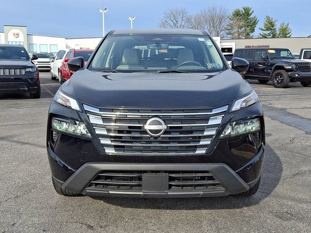 Used 2024 Nissan Rogue SV FWD image 2