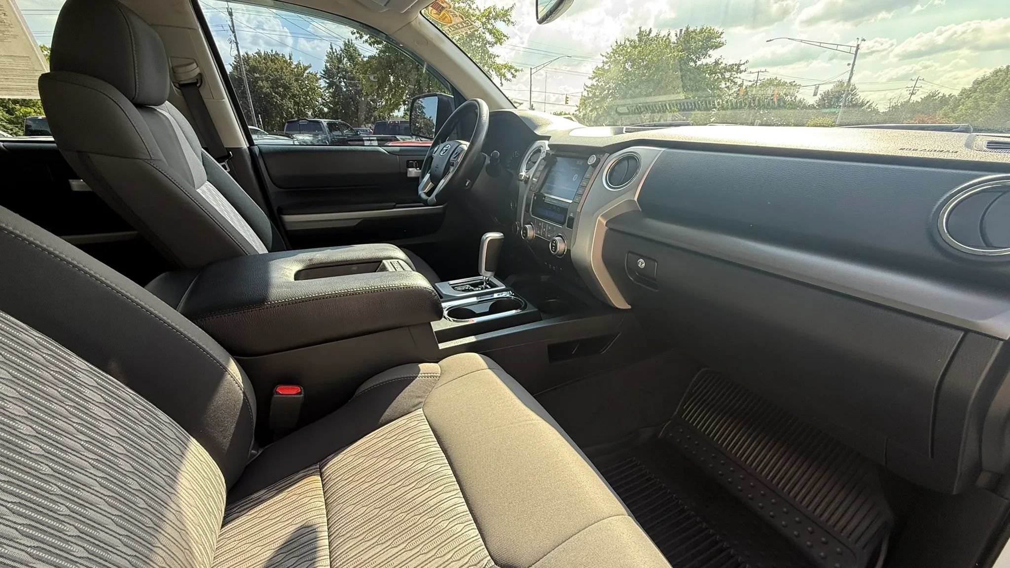 Used 2020 Toyota Tundra SR5 w/ TRD Off-Road Package AWD/4WD image 12