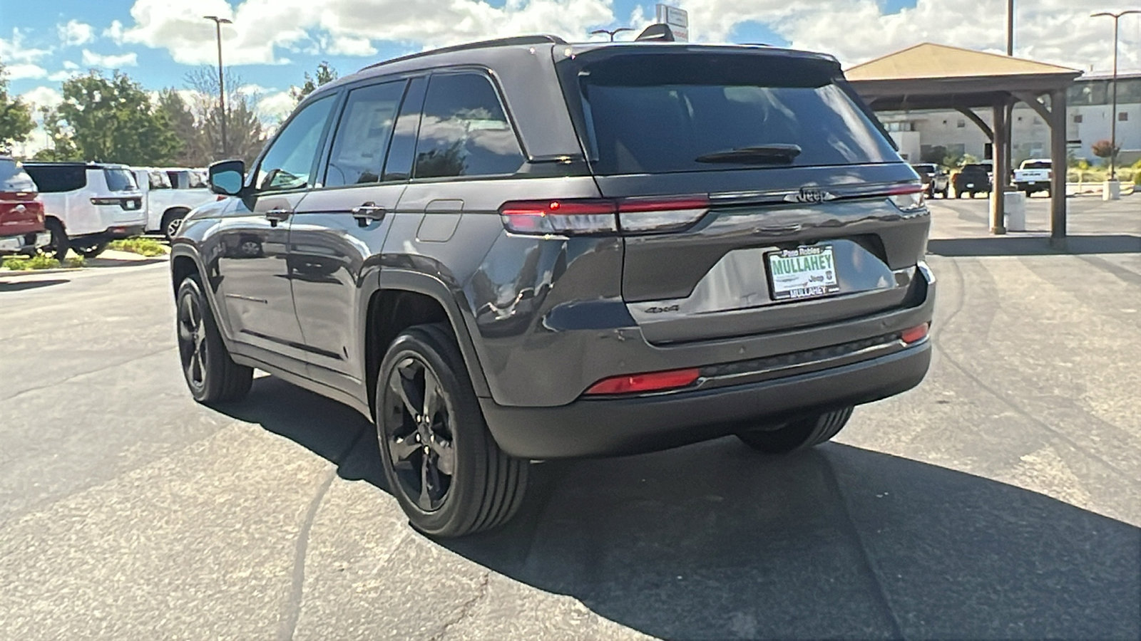 New 2025 Jeep Grand Cherokee Altitude image 5