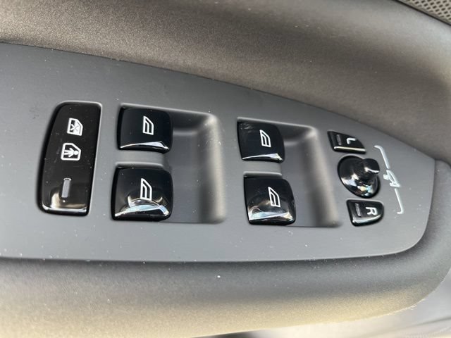 New 2026 Volvo XC90 B6 Ultra w/ Protection Package AWD/4WD image 11